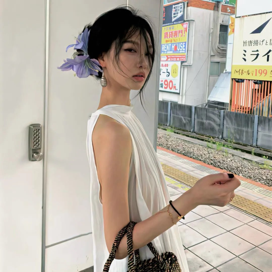 为活命每天穿到他的寝宫吸龙气